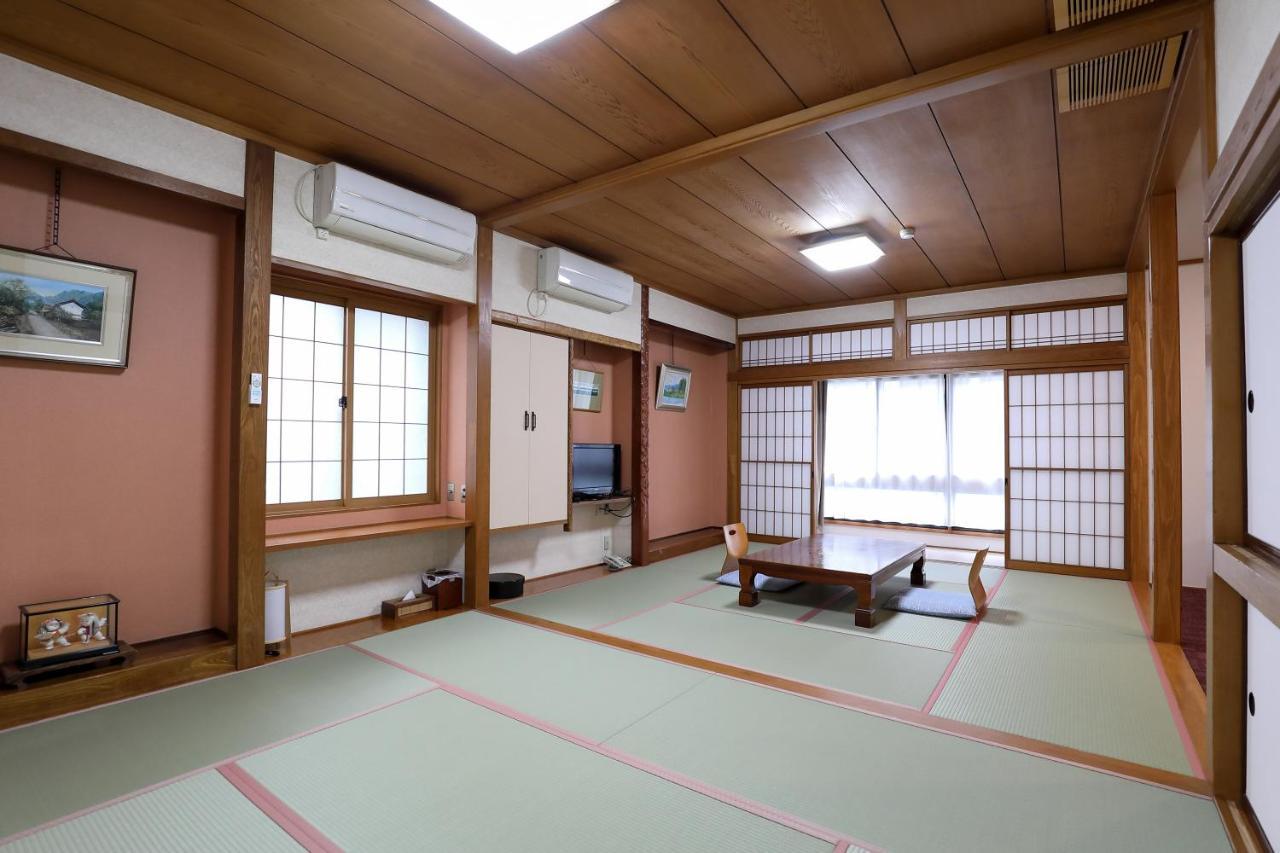 Tsukasaya Ryokan Tsuruoka Luaran gambar